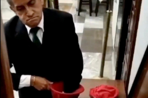 Colaborador é pego em vídeo furtando dízimos em igreja