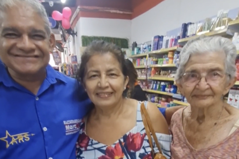 Mamães clientes do Martmag em Nova Russas se sentem homenageadas com café da manhã especial