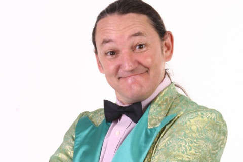 Humorista Marquito, do programa de Ratinho, é internado em coma após acidente