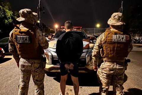 COTAR prende homem com mandado de prisão por homicídio e uso de documento falso em Nova Russas