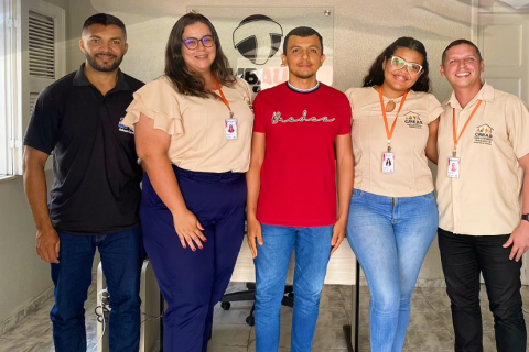 Equipe do CREAS e Conselho Tutelar apresenta campanha de prevenção à gravidez na adolescência no Jornal da 104