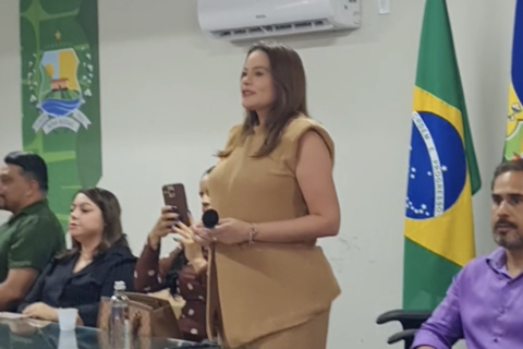 Posse dos novos servidores da prefeitura em Nova Russas é marcada por emoção, felicidade e esperança