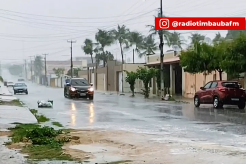 Nova Russas registra chuva forte na tarde desta quinta-feira