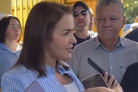 Prefeita proíbe uso de banheiros femininos por trans “tive que fazer o óbvio”