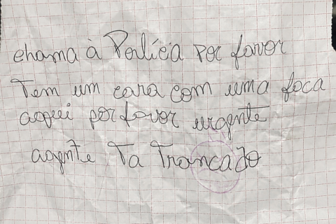 Grávida e dois filhos são mantidos trancados em casa por ex-companheiro e resgatados após pedido de socorro