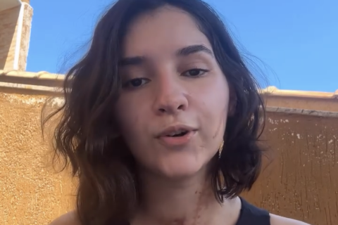 Esfaqueada mais de 15 vezes fala pela iª vez sobre tentativa de feminicídio: 'Não estamos seguras nem na própria casa'