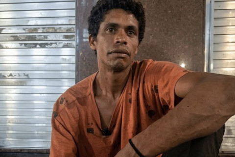 Traição familiar leva homem a cruzar o país a pé e viver nas ruas por duas décadas