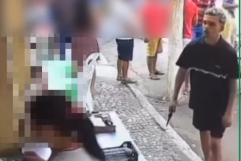 Homem com tornozeleira eletrônica tenta matar trabalhador em feira, mas arma falha