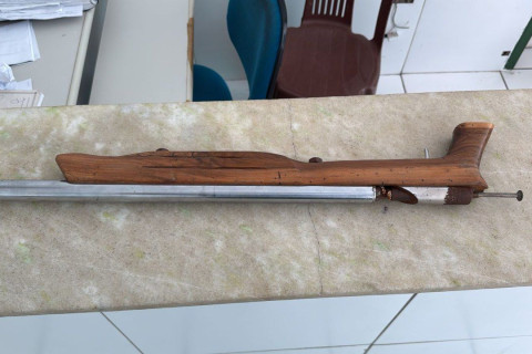 RAIO apreende arma de fogo na zona rural de Nova Russas