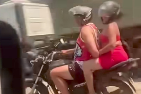 Cena inusitada com moto-táxi viraliza nas redes sociais