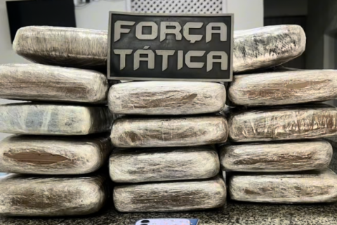 Força Tática apreende mais de 16 kg de maconha em abordagem a ônibus em Tauá