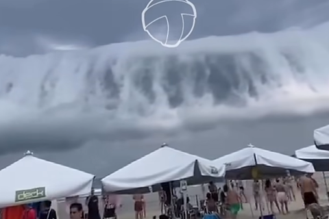 Nuvem colossal avança sobre praia, impressiona moradores e viraliza nas redes sociais