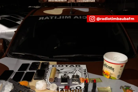 Casal é preso com droga e arma após esconder cocaína em urso de pelúcia em Crateus