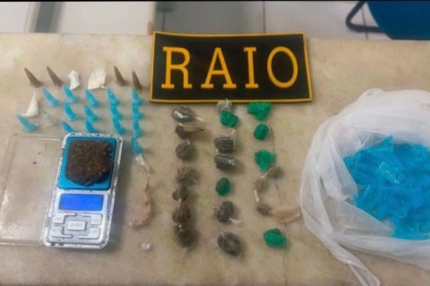 Raio apreende entorpecentes durante ação policial em Nova Russas