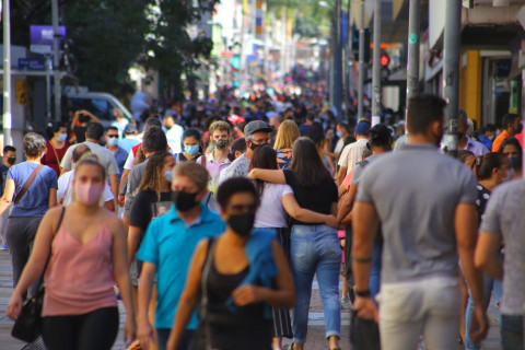 Ceará é o estado com mais famílias endividadas e inadimplentes do Nordeste