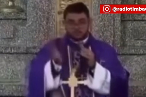 Padre gera polêmica por expulsar cachorro de igreja, “quem achar ruim leve pra casa”