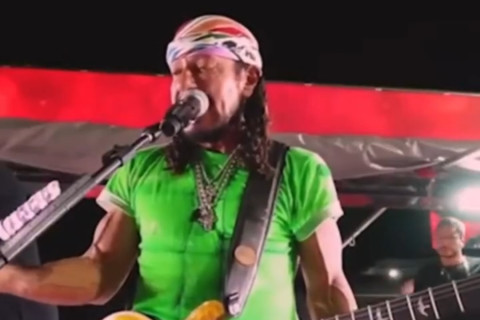 Solidariedade: Bell Marques doa R$ 2 mil a vendedora prejudicada