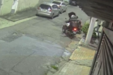 PM feminina reage a tentativa de assalto e mata 2 suspeitos a tiros