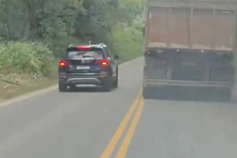 Vídeo flagra manobra perigosa que quase termina em tragédia em rodovia