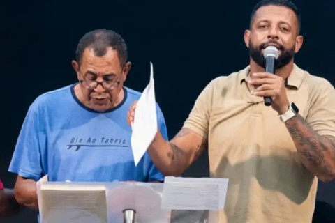 Sorteio de boletos da igreja feito por pastor gera polêmica nas redes sociais