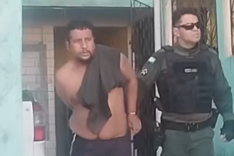 Polícia evita linchamento de homem suspeito de arremessar a própria mãe do 3º andar em Fortaleza
