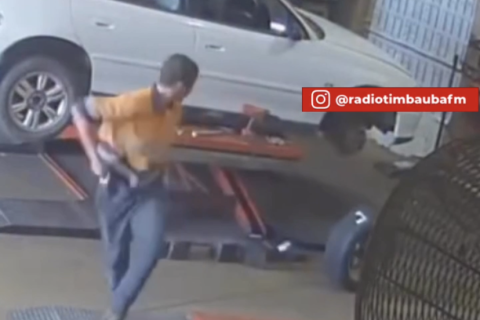 MECÂNICO ENCONTRA ALGO ASSUSTADOR ESCONDIDO EM FREIO DE CARRO