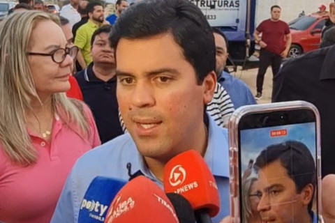 Ministro André Fufuca inaugura Centro Esportivo Comunitário em Nova Russas