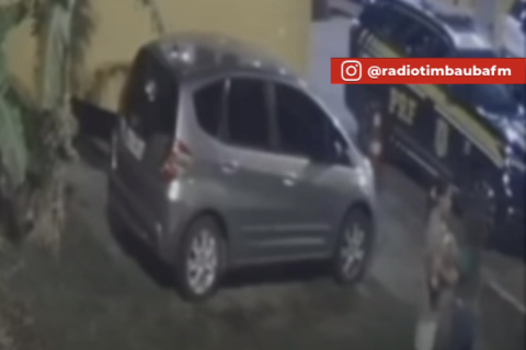 Mulher pula de carro em movimento para fugir de agressões na BR-116