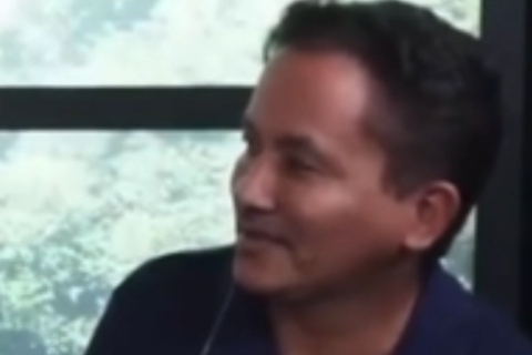Apresentador se irrita com pré-candidato que não sabe citar uma proposta