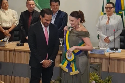 Giordanna Mano passa a faixa e afirma confiança em Anderson Pedrosa