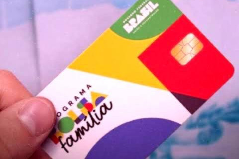 Bolsa Família de maio pode variar entre R$ 600 e mais de R$ 1.000, conforme composição familiar