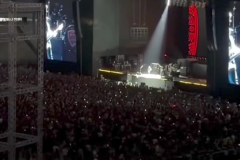 Guns N' Roses reúne multidão em show neste sábado (18) em Fortaleza