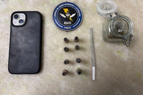 Policiais do Raio encontram droga e munições após abordagem no centro de Novo Oriente