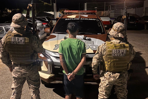 Suspeito é preso com drogas e arma em operação do BEPI/COTAR em Crateús
